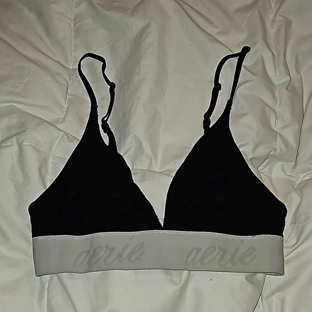 Aerie sz small, womens Black Ribbed bra. Very cute